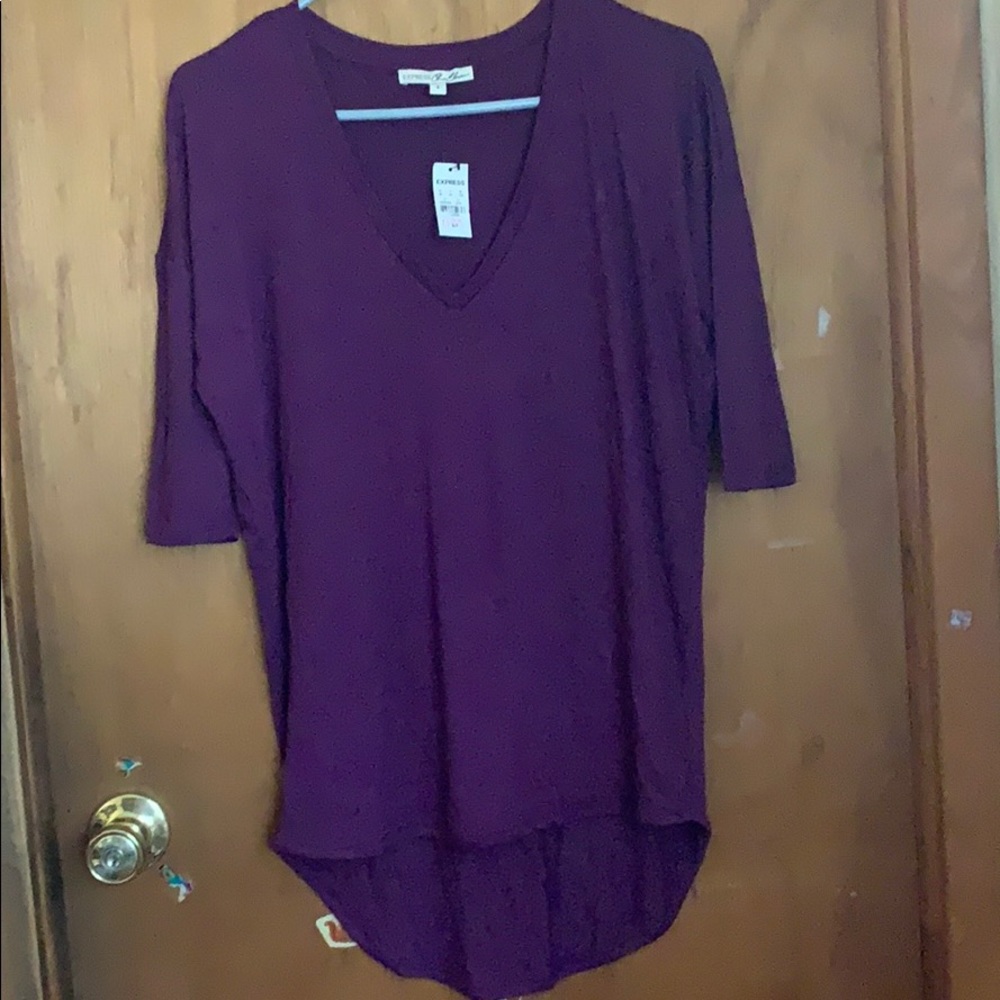 Express- high-low-shirt sleeve top